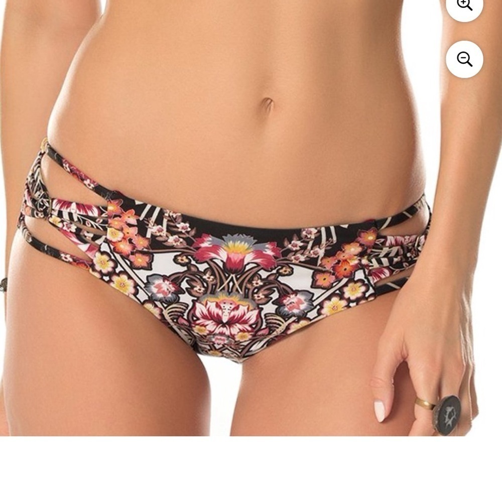 Becca Havana Bikini Hipster Bottom 934477 Floral / Medium